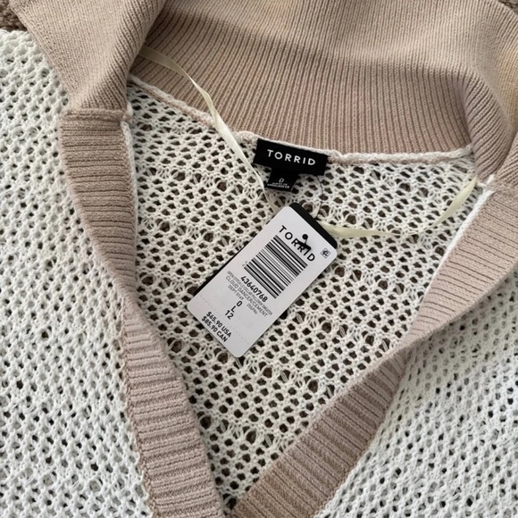 NWT TORRID Collared Pullover Sweater Ivory with Beige/Tan
size 0 or Large - Picture 11 of 12